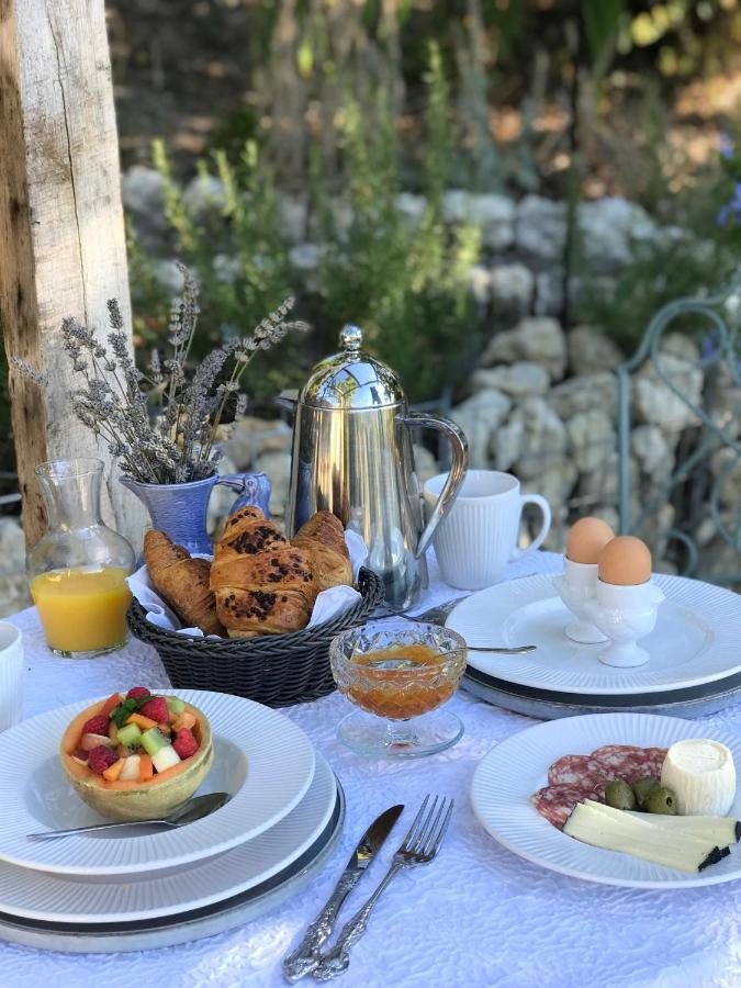Bed and Breakfast Les Ombrieres Porcheresse Exteriér fotografie